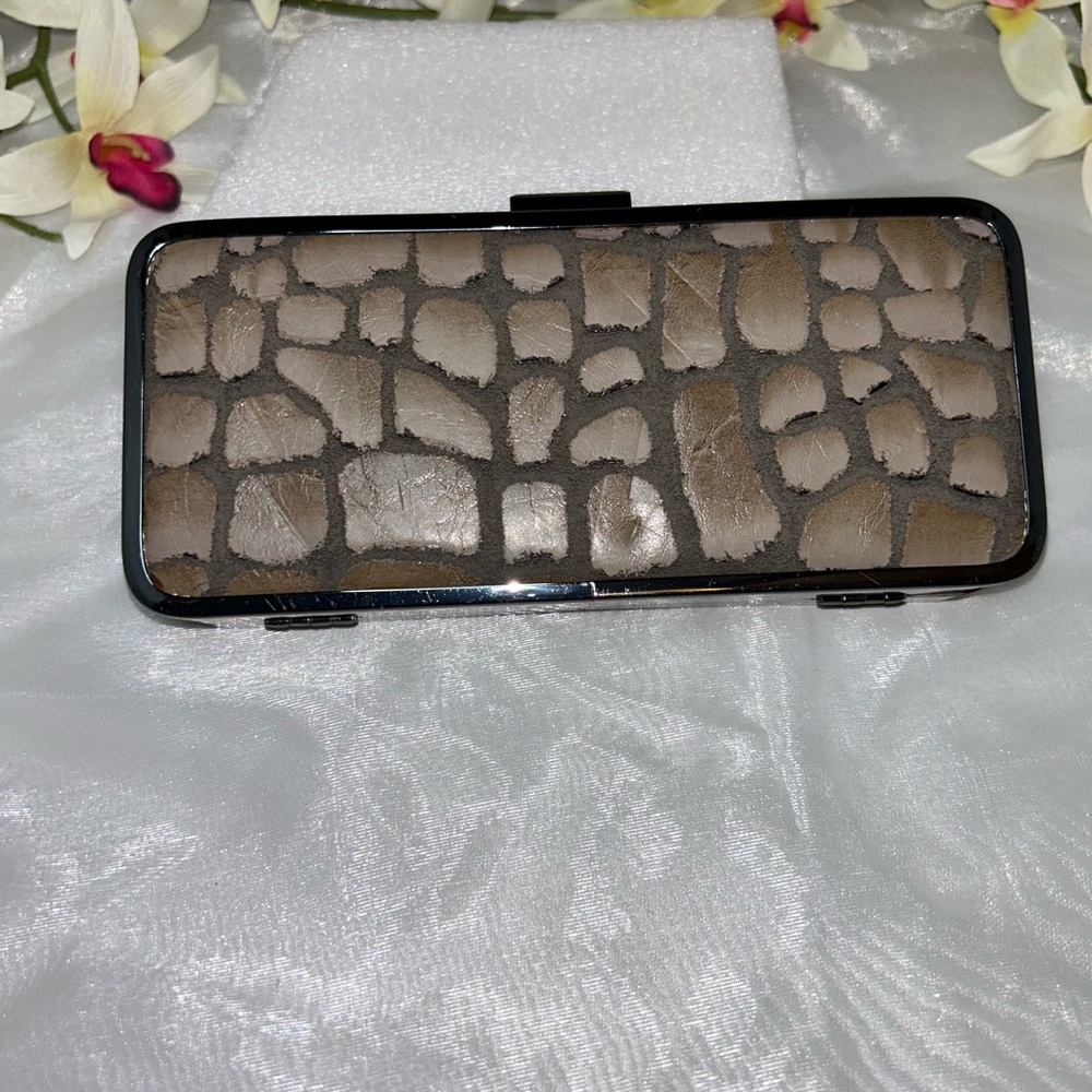 BCBGMAXAZRIA Elegant mosaic design clutch.